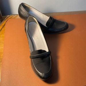 Gently used pumps perfect work shoes